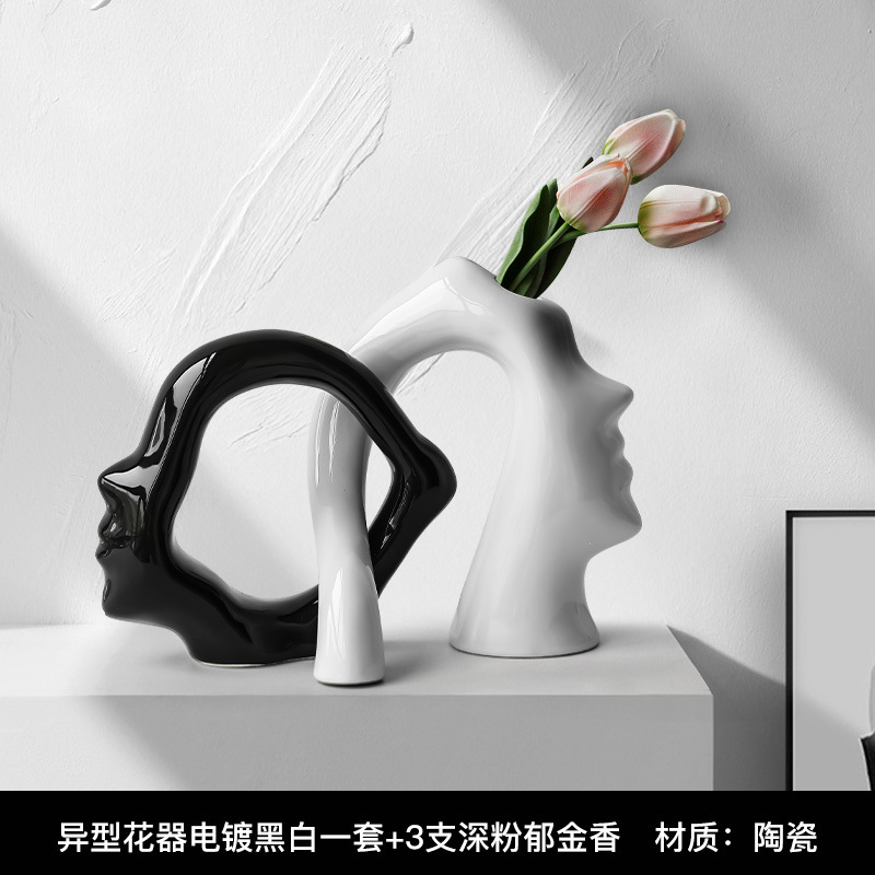 リビングルームの置物は軽くて豪華で高級な雰囲気のお酒棚の装飾品です。