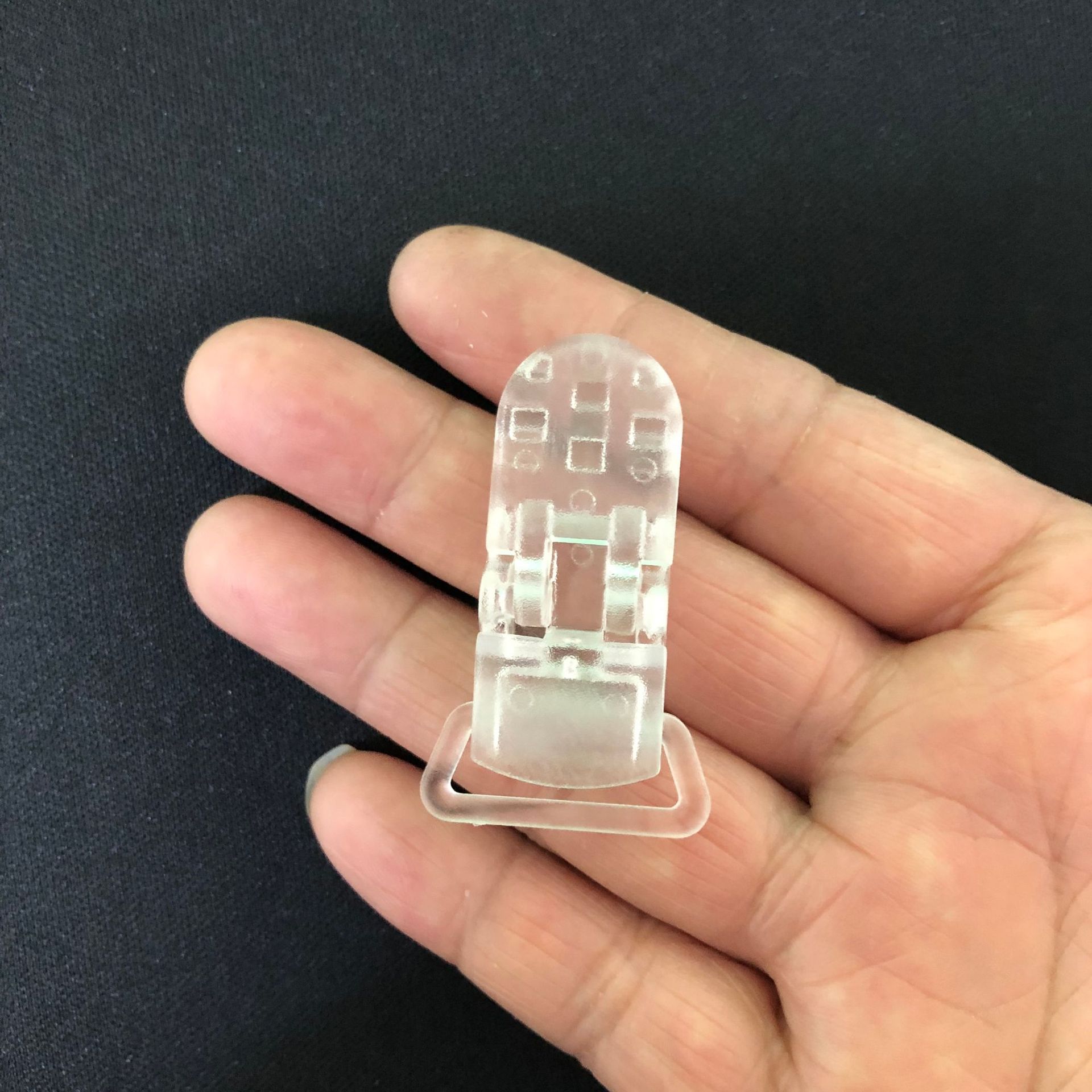 Clip para chupete de plástico tipo cocodrilo, ecológico y seguro, con certificación de fábrica, accesorio anti-caída para bebés