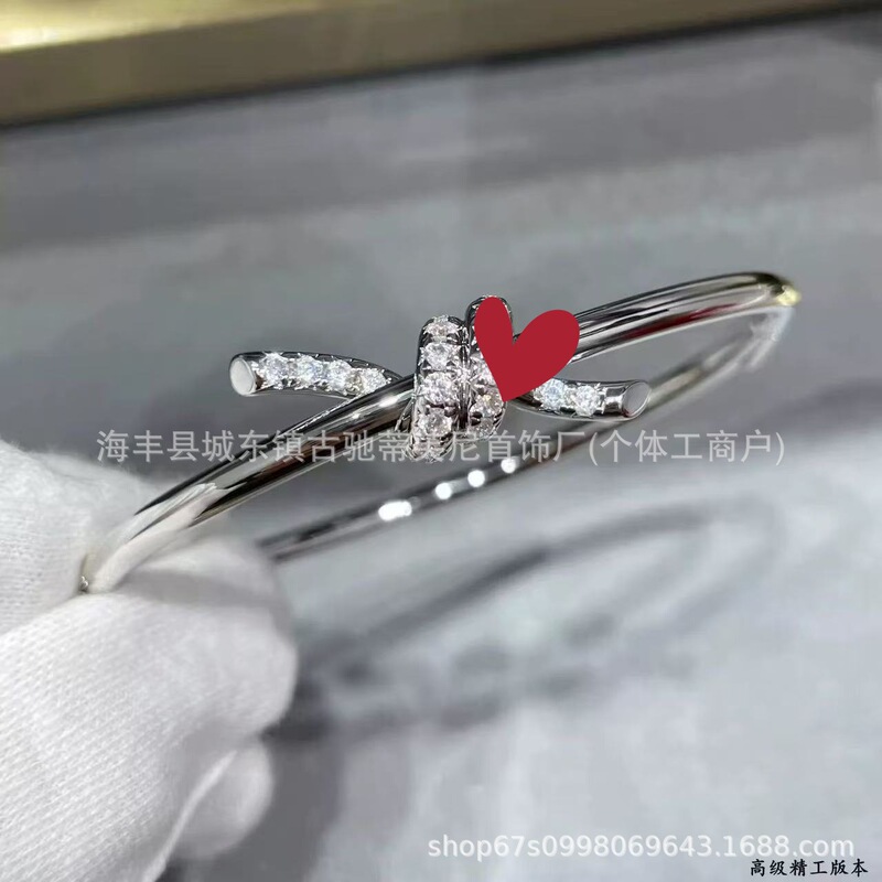 T Brand High-End Version V Gold Rope Knot Bow Bracelet Plated with 18K Rose Gold and Inlaid with Diamonds, Fashionable Couple's Matching Bracelet T Brand High-End Version V Gold Rope Knot Bow Bracelet Plated with 18K Rose Gold and Inlaid with Diamonds, Fashionable Couple's Matching Bracelet