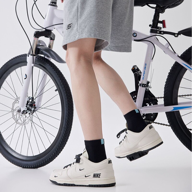 Campus Mountain Bike Cycling Sports Socks Men's Mid-Calf Socks Breathable Sweat-Absorbent Anti-Odor Retro Striped Designer Style Campus Mountain Bike Cycling Sports Socks Men's Mid-Calf Socks Breathable Sweat-Absorbent Anti-Odor Retro Striped Designer Style