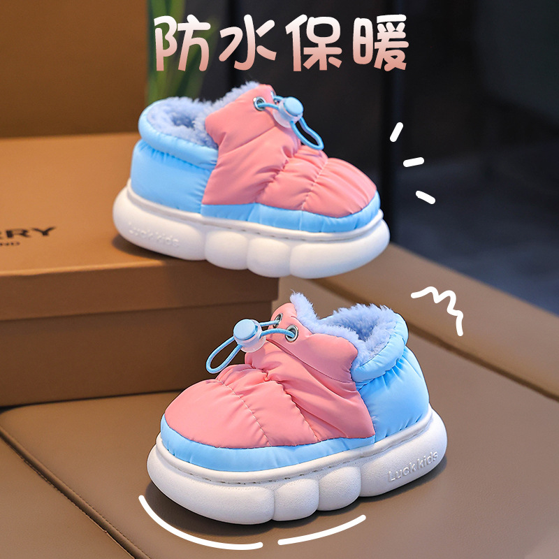 Zapatillas de algodón para niños, niños y niñas, invierno en el hogar, tela de pluma caliente impermeable para niños pequeños, zapatos de algodón elásticos, tacones