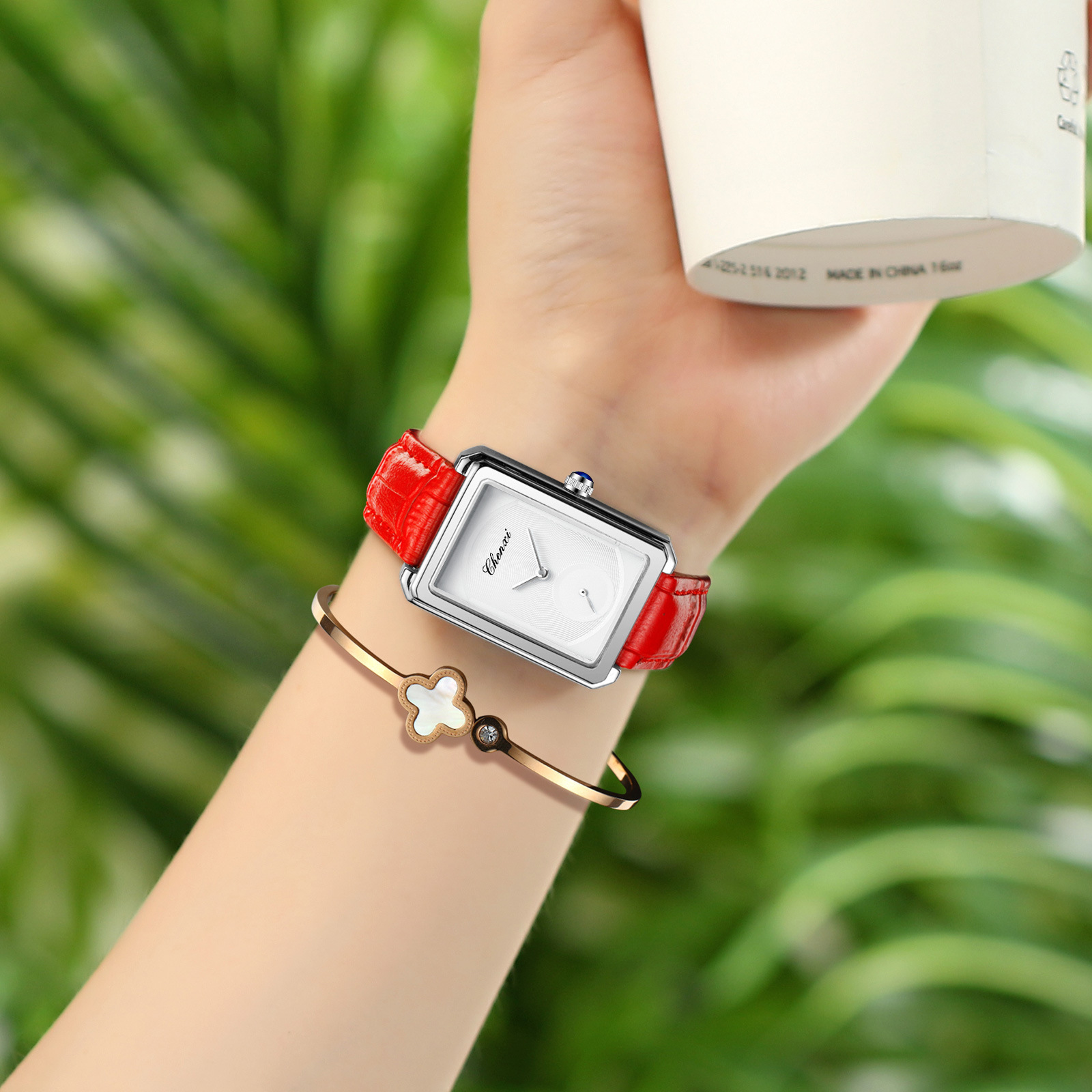 Square watch women's leather belt Women's thin waterproof watch fashion simple three-pin small square fashion quartz watch Square watch women's leather belt Women's thin waterproof watch fashion simple three-pin small square fashion quartz watch