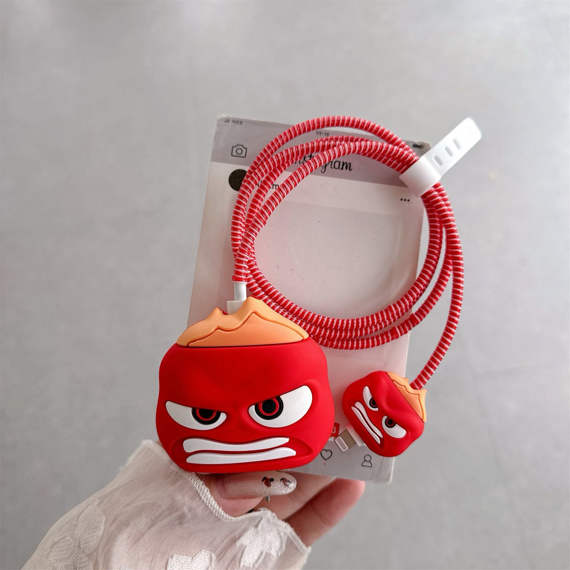 2023 nuevo cargador de dibujos animados cubierta protectora adecuada para Apple carga rápida cabeza 18/20W estándar europeo estándar americano aplicable