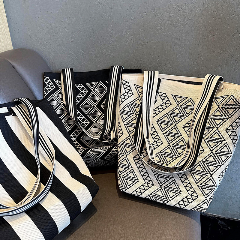 Nuevo contraste de color geométrico bolso de hombro de las mujeres de alto grado versátil simple de gran capacidad de punto a rayas bolso de cercanías