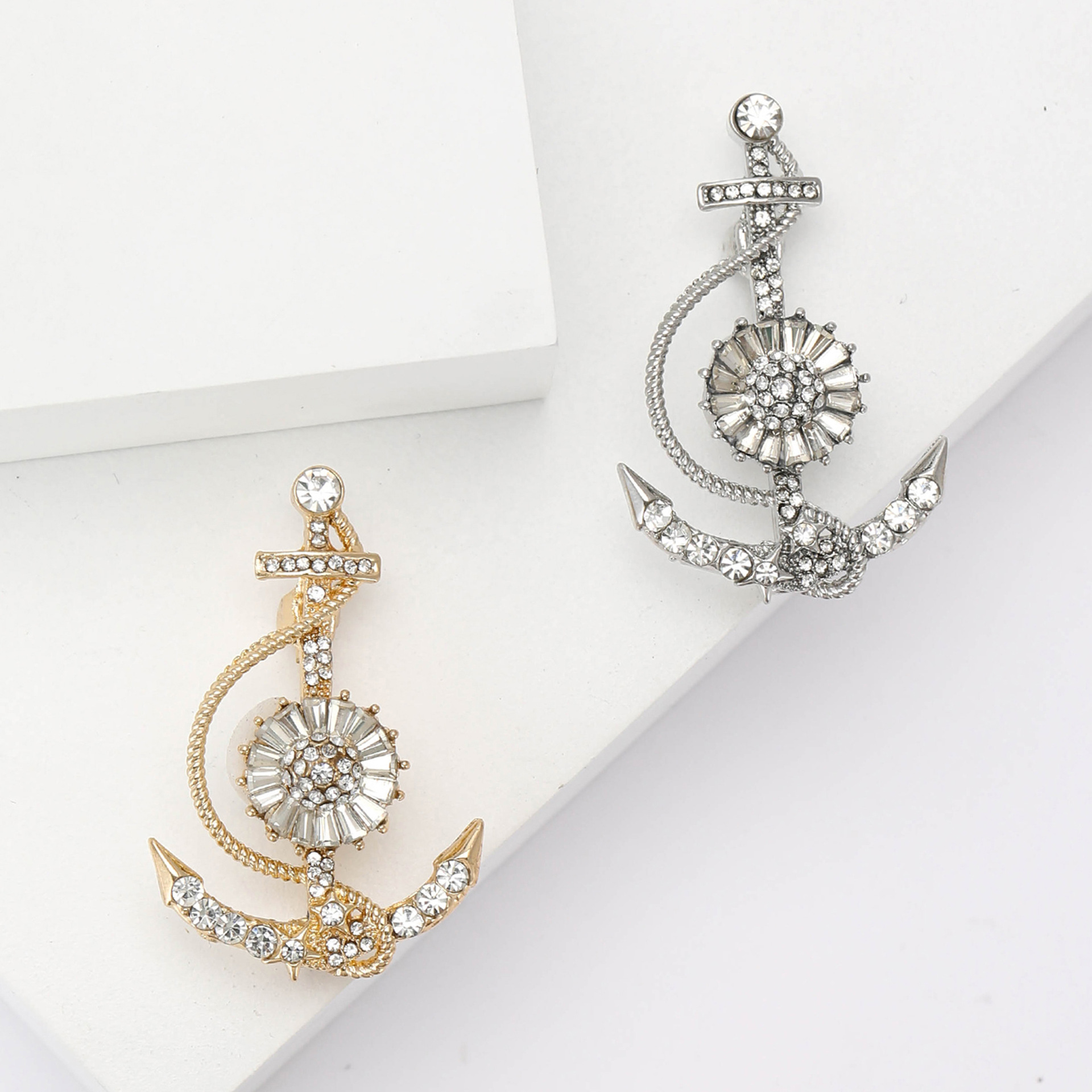 European and American Exquisite Creative Alloy Rhinestone Ship Anchor Brooch High-end Atmospheric Men's Suit Coat Corsage Jewelry Pin