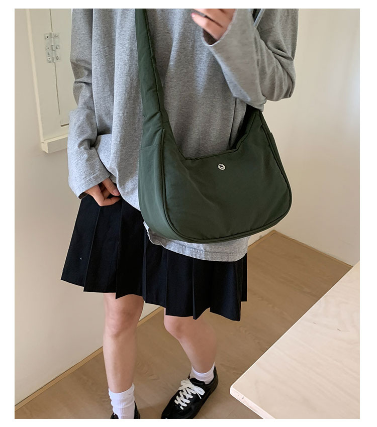 Small handbag, women's underarm bag, fashionable and casual single-shoulder bag, crossbody bag, 2025 new style for work and commuting, stylish solid color bag undefined
