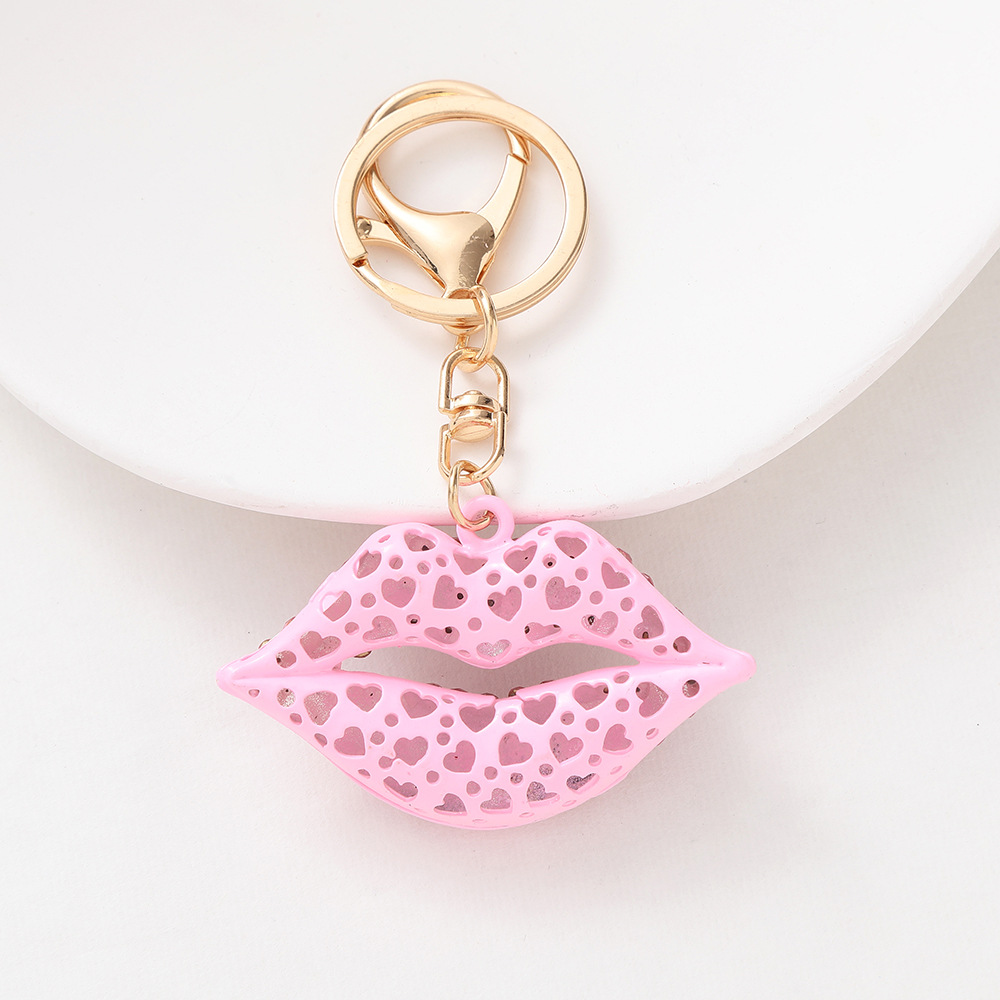 Portachiavi per auto con vernice spray per labbra in stile europeo e americano, ciondolo per borsa con diamante intarsiato in metallo_voghion.com