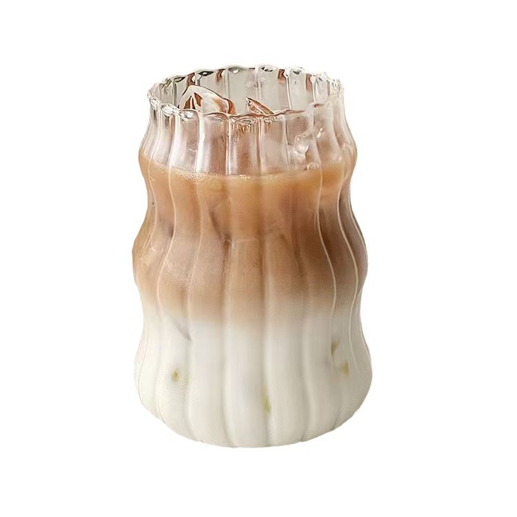 Taza de alto valor facial ins vent cloud taza de vidrio de alto silicio con paja taza de leche transparente casera taza de café roscada