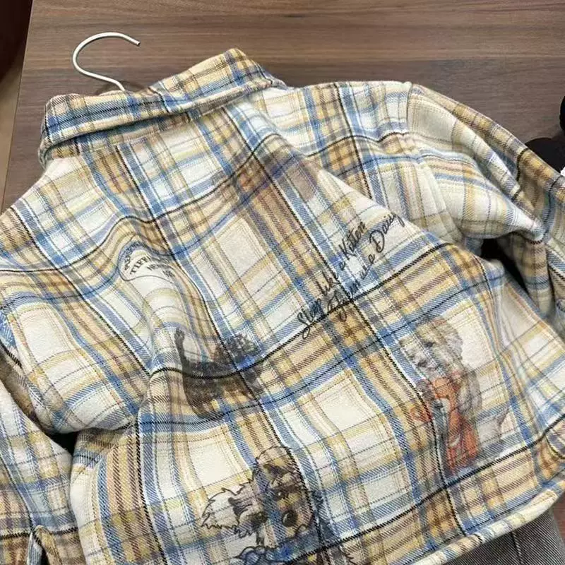 2024 новый мальчик клетчатое пальто детское осеннее и зимнее плюшевое толстая рубашка мужское сокровище моды универсальный топ