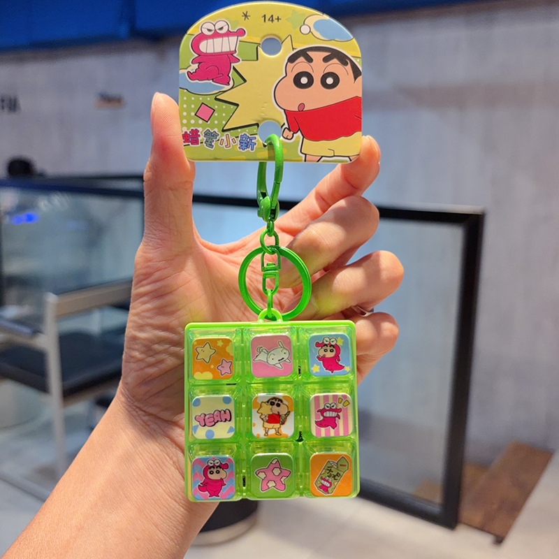 Genuine Crayon Shin-chan Nine-Panel Button-Green Button