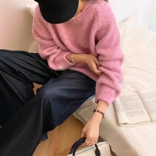 Loose pullover sweater for women, round neck, lazy style, autumn and winter long-sleeved soft waxy patterned wool sweater