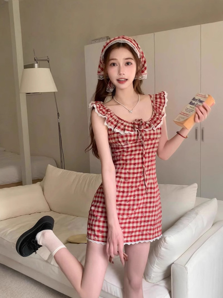 Small design retro summer dress