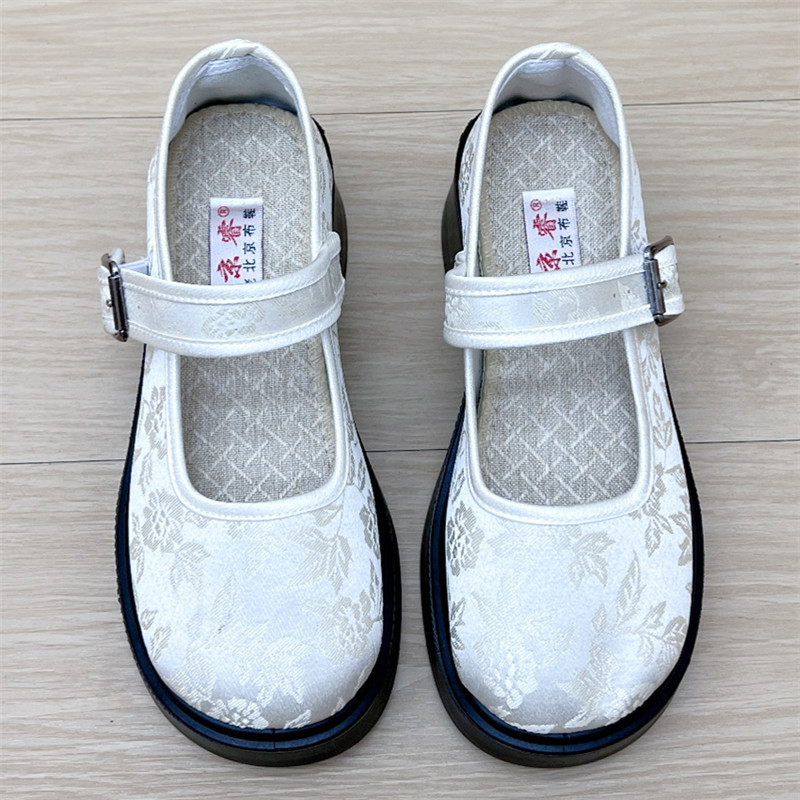 Fashionable Mary Jane shoes for leisure