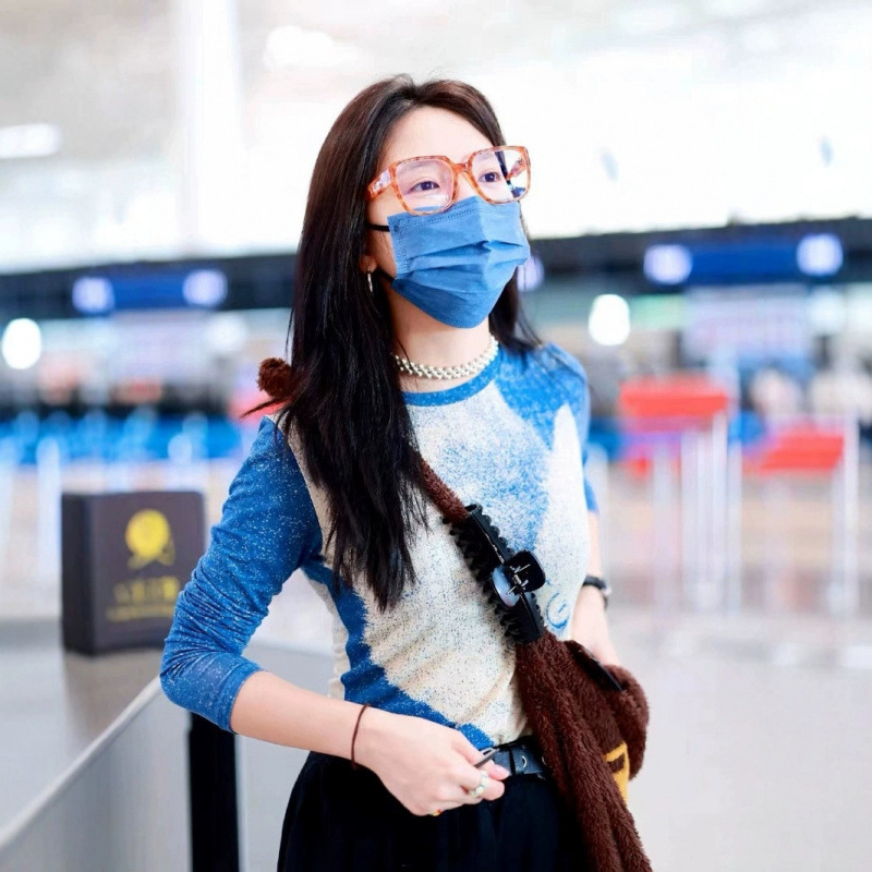 パロマウール既製品 Zhang Ruonan 同猫プリントラウンドネックスリムフィットストレッチ長袖 T シャツ