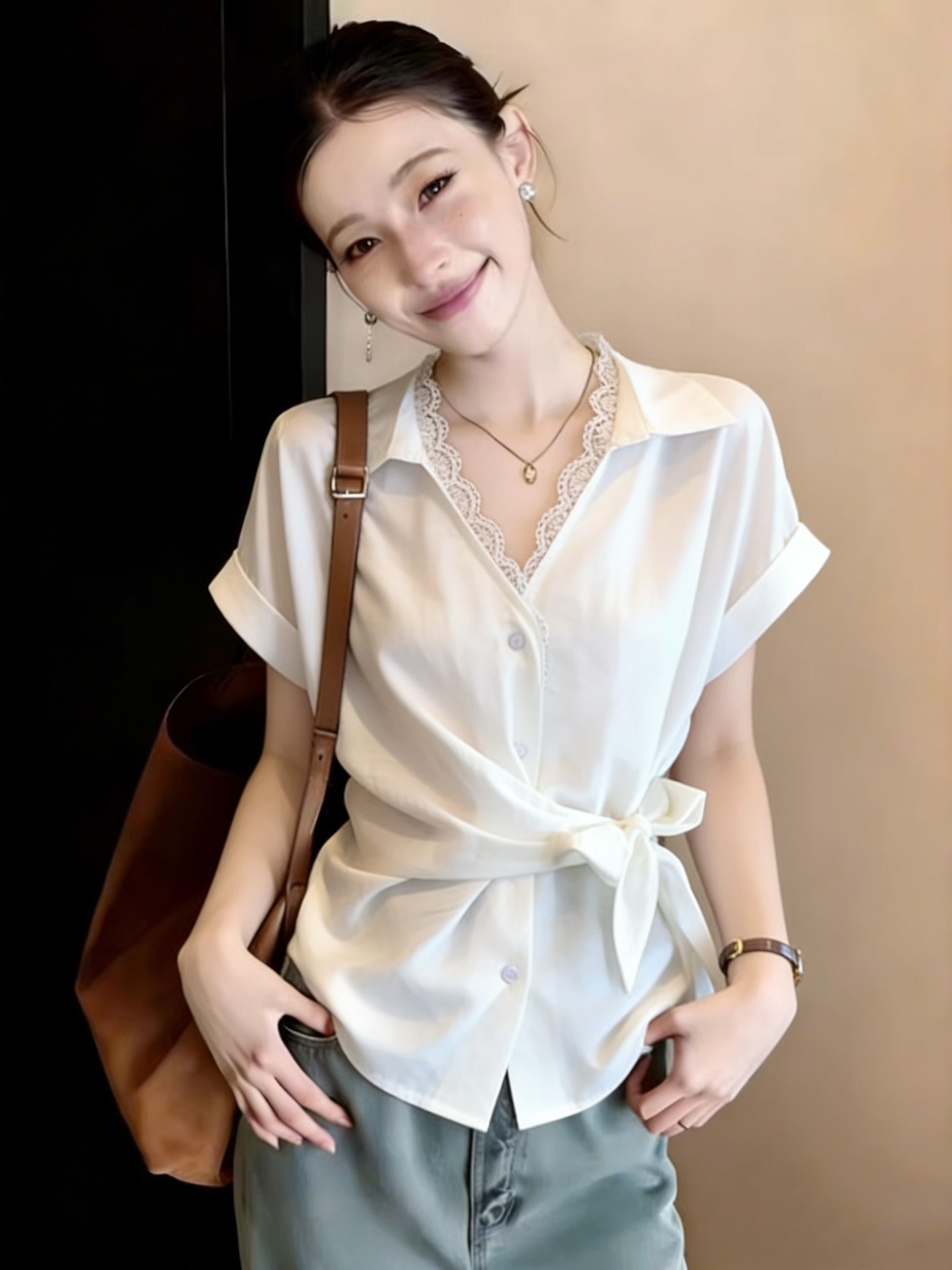 Áo sơ mi ngắn tay nữ ren phối thắt lưng eo, dáng suông che khuyết điểm — xanh lam
