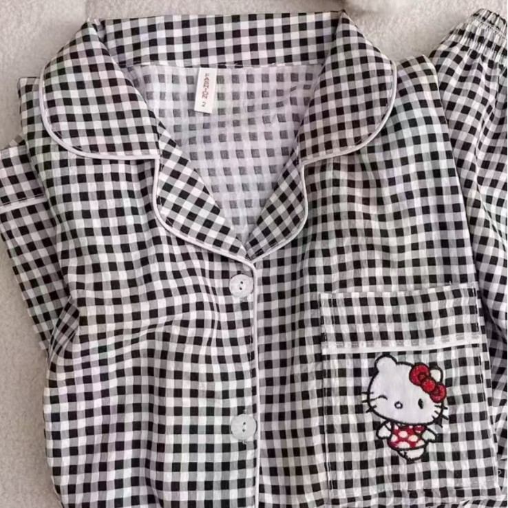Embalaje de nubes de otoño algodón explosivo de manga larga pantalones cardigans pijamas de mujeres lindos dulces dibujos animados set de ropa para el hogar