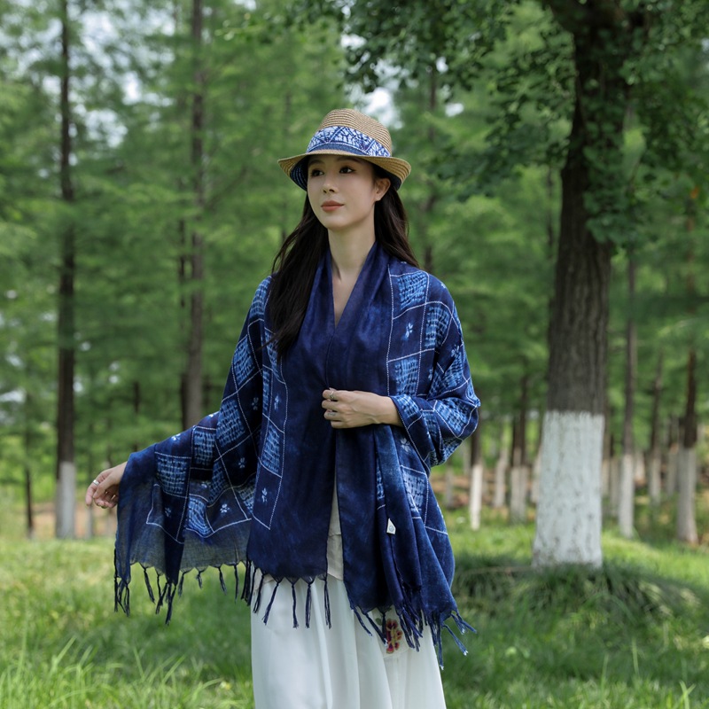 Primavera y verano nuevo artístico retro todo fósforo azul teñido bufanda algodón y lino sensación bufanda Yunnan viaje protector solar chal para mujeres