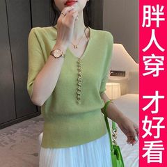 ハイウエストの広いエッジの雰囲気の半袖のニットの中袖の純色のvネックのデザイン感のニットの女性のプルオーバーはやせている上着を現します。