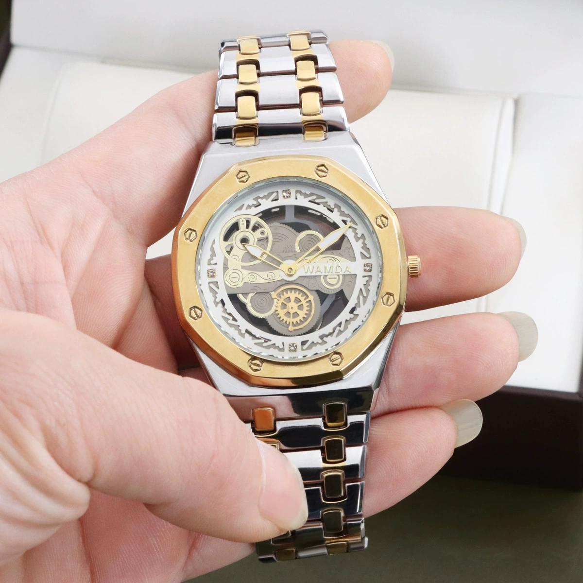 Fashionable universal waterproof quartz watch for leisure, wholesale