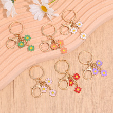 彩色小雏菊钥匙扣跨境热销可爱甜美金属花钥匙圈包包挂件饰品批发