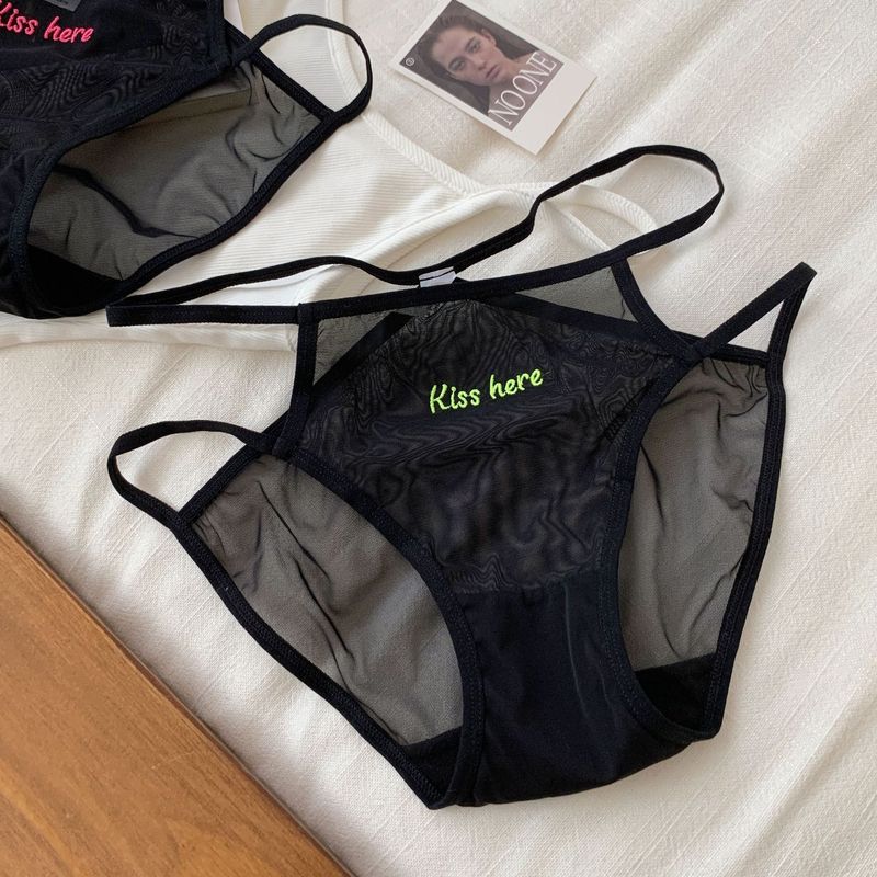 Wholesale Summer Thin Mesh Sexy Girl Underwear Mini Sexy Small Triangle Embroidered Girl Underwear Cotton Crotch
