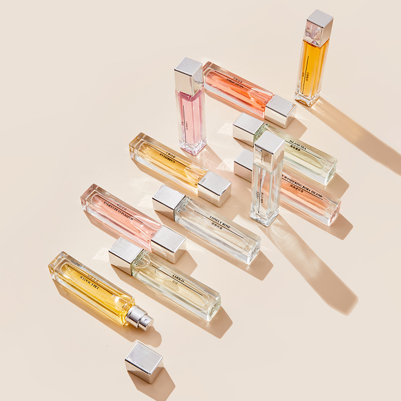 Perfume ligero del mismo estilo de Tiktok, yo real, fragancia duradera, subpaquete de hombres y mujeres, campanas de viento azul, perfume fresco al por mayor, entrega