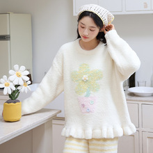 �Ҿӷ�ܛ�d�d˯��Ů�ﶬ��ë���q��ͨ����~�ۗl�y�Ӻ�ů���b