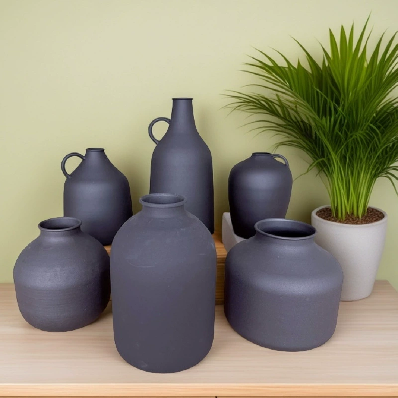 Цветочная композиция вазы в тихом ветре Премиум чувство украшения Отель Мягкий цветочный горшок, матовый черный железо, цветочная композиция