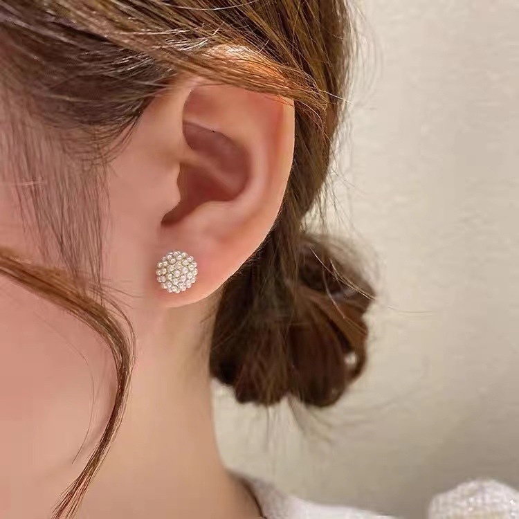 Elegant Geometric Alloy Inlay Artificial Pearls Women's Ear Studs display picture 3