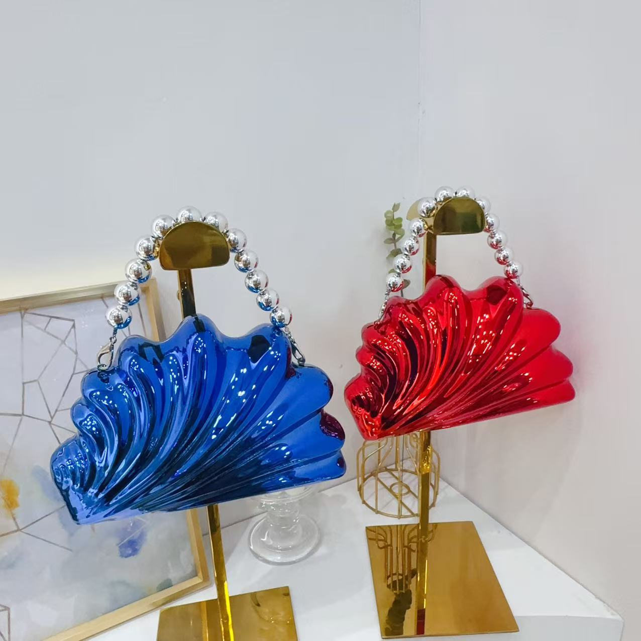 Bolsa de cena de lujo ligera transfronteriza estilo de conchas personales bolsas acrílicas perlas portátiles brillante cara de moda damas bolsas de noche