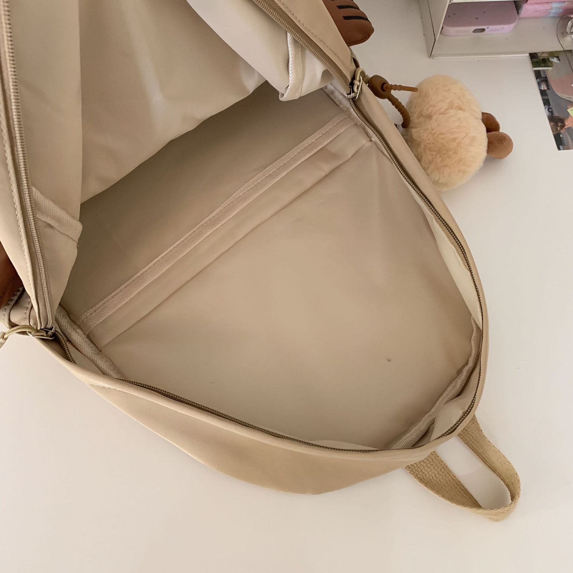 Mochila para estudiantes de nuevo estilo, ocio, escuela secundaria y secundaria, mochila escolar, paquete de dibujos animados de viaje de gran capacidad al por mayor