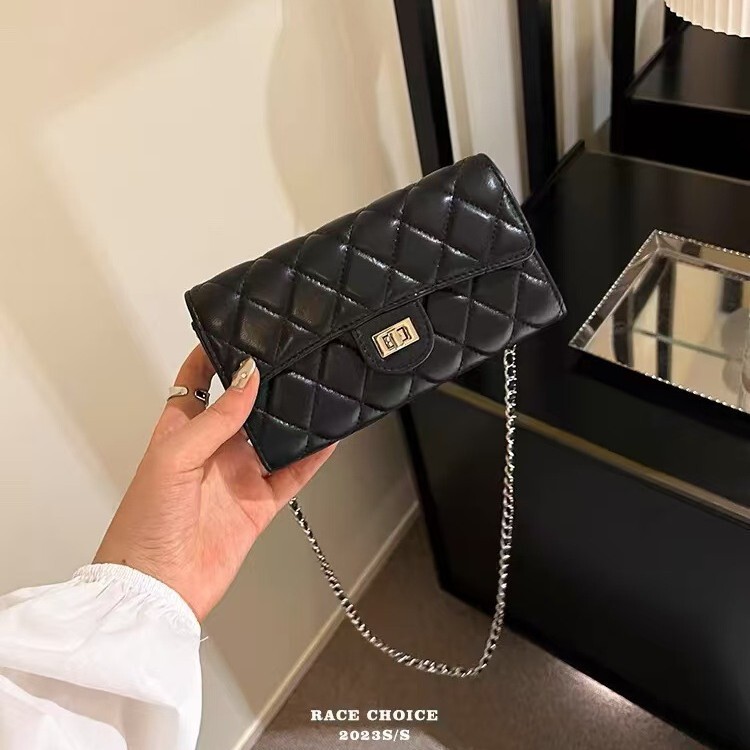 Cross-border Explosive Small Square Bag Classic All-match Black Chanel Style Mobile Phone Bag Women's Wallet Crossbody Bag Rhombic Chain Bag Cross-border Explosive Small Square Bag Classic All-match Black Chanel Style Mobile Phone Bag Women's Wallet Crossbody Bag Rhombic Chain Bag