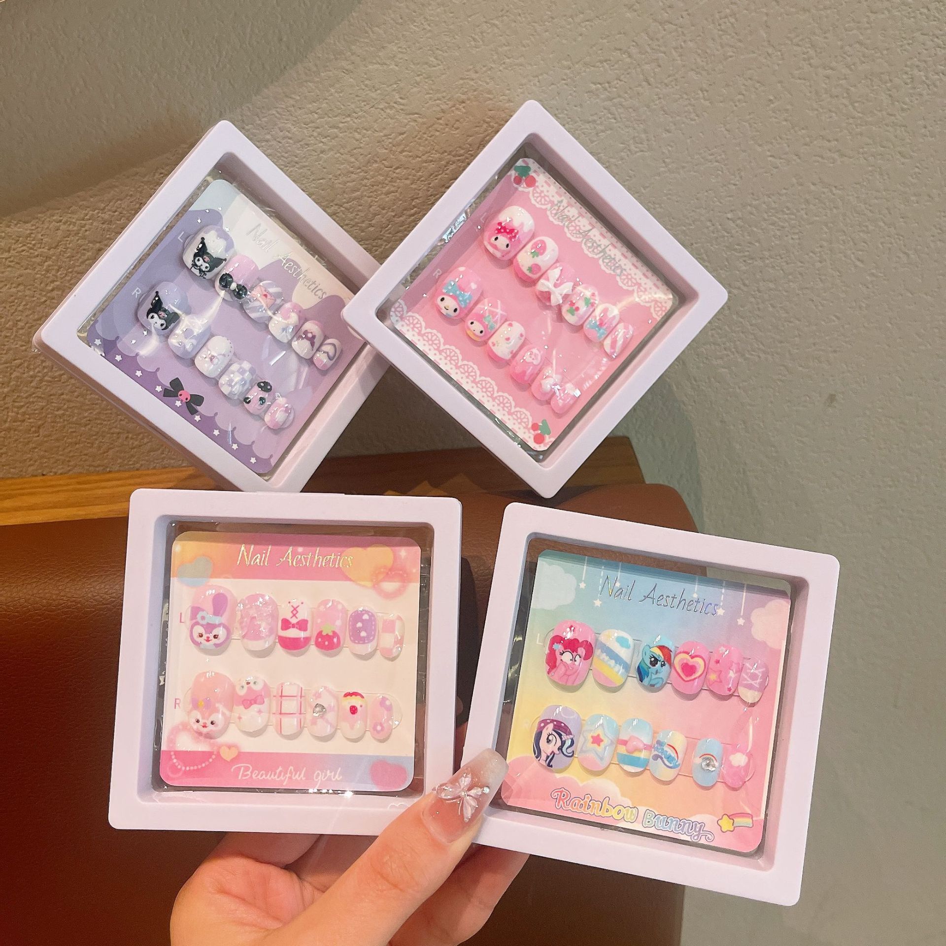 Nuevo pegatina de uñas para niños Pequeño Maculome vestir dibujos animados de uñas niñas lindas piezas de uñas productos terminados