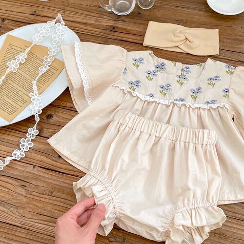  Summer Infant and Toddler Trumpet Puff Short-Sleeved Square Neck Top + Fungus Hemming Pants Two-piece Set