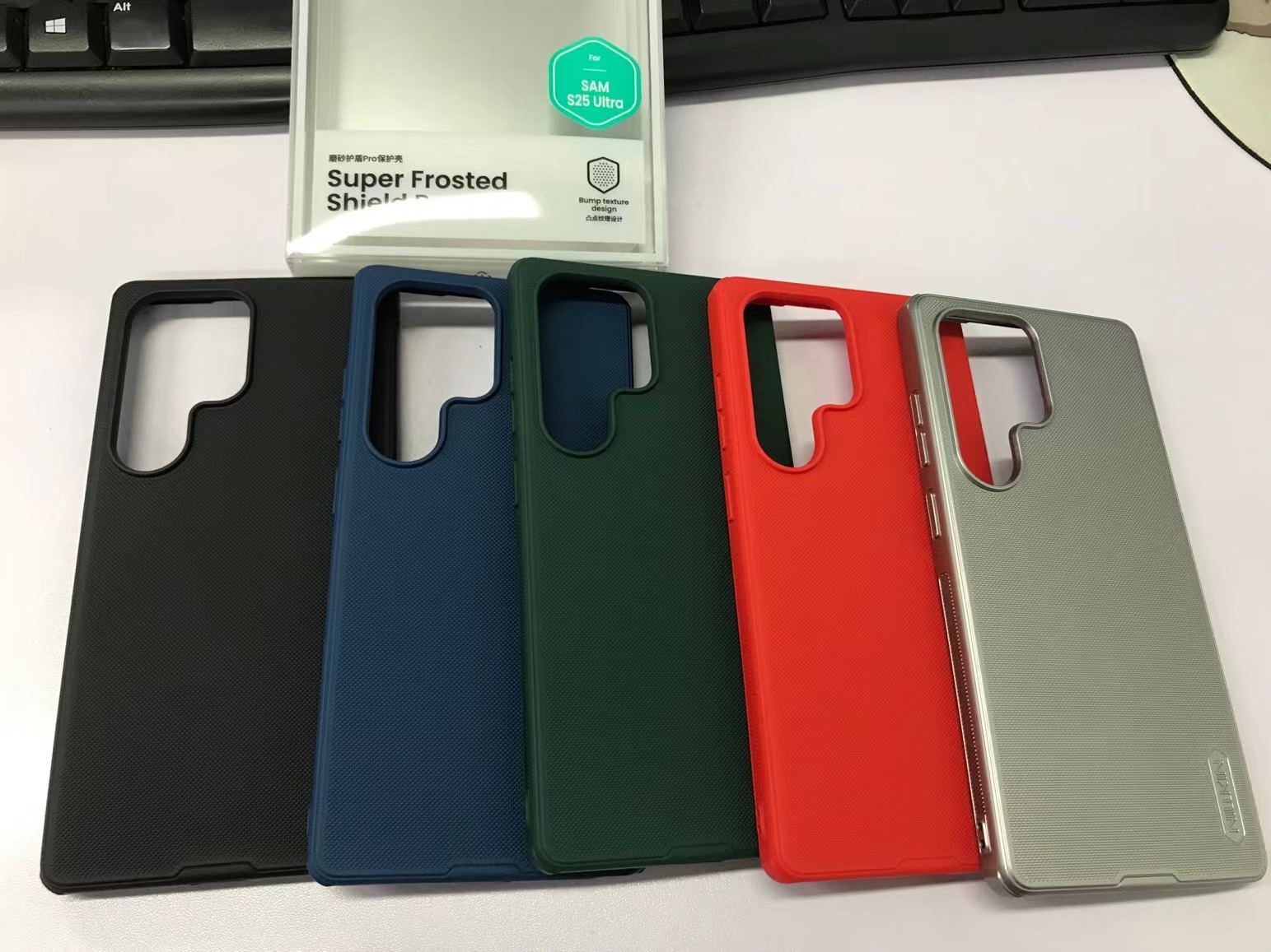 Ốp lưng Nillkin chống rơi mờ nhám Pro cho Samsung S25 Ultra — Shield PRO màu đen, Lá chắn PRO màu xanh lam, Lá chắn PRO màu đỏ, Samsung S25 chi tiết 18