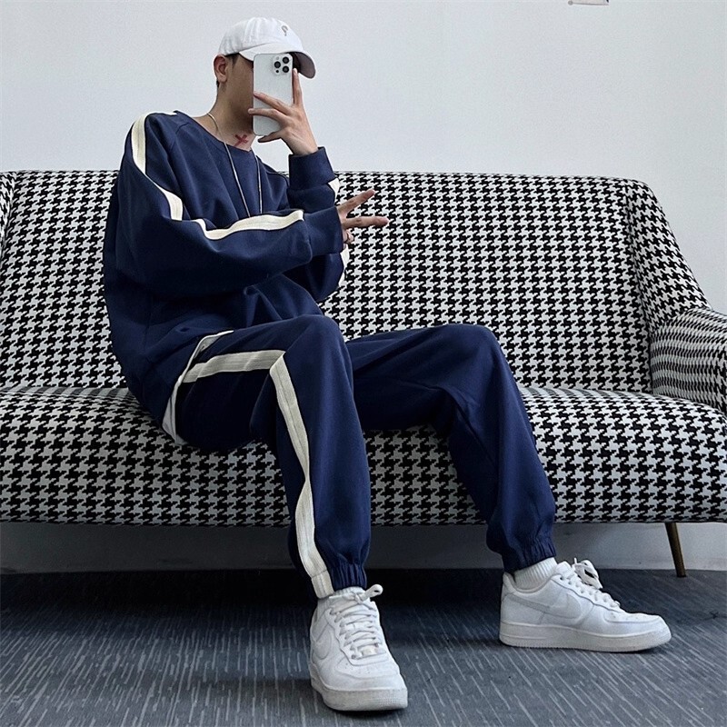 Trendy Casual Sports Suit for Men, Spring and Autumn Loose Couple Style Sweatshirt and Sweatpants Set, Stylish Men's Outfit Trendy Casual Sports Suit for Men, Spring and Autumn Loose Couple Style Sweatshirt and Sweatpants Set, Stylish Men's Outfit