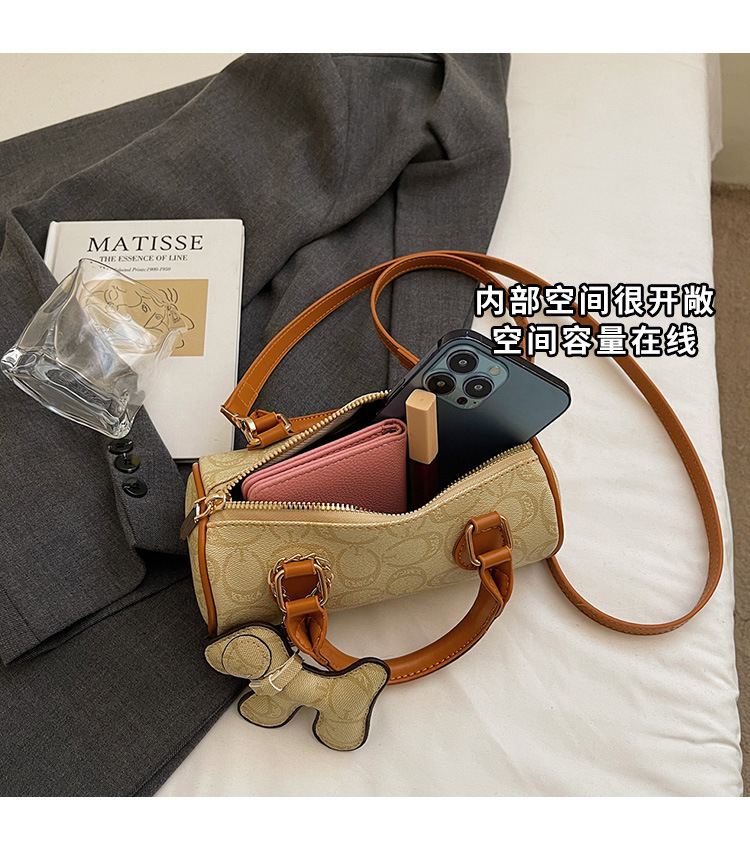 The 2025 summer new small handbag for women, the Boston bag, is casual, versatile, elegant, and has a high level of appearance. It is a trendy hand-held crossbody bag undefined
