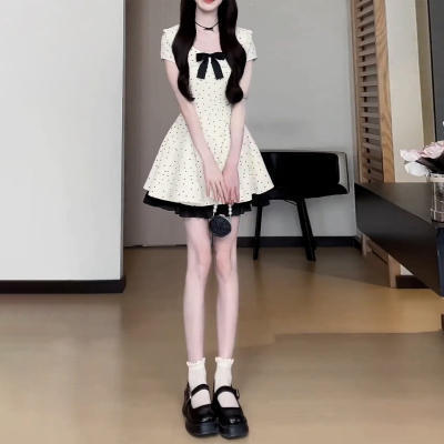 Miu Style French Polka Dot Dress with Small Flying Sleeves, Elegant and Stylish, Waist-Cinching, Puffy Short Skirt, Slim Fit for Women