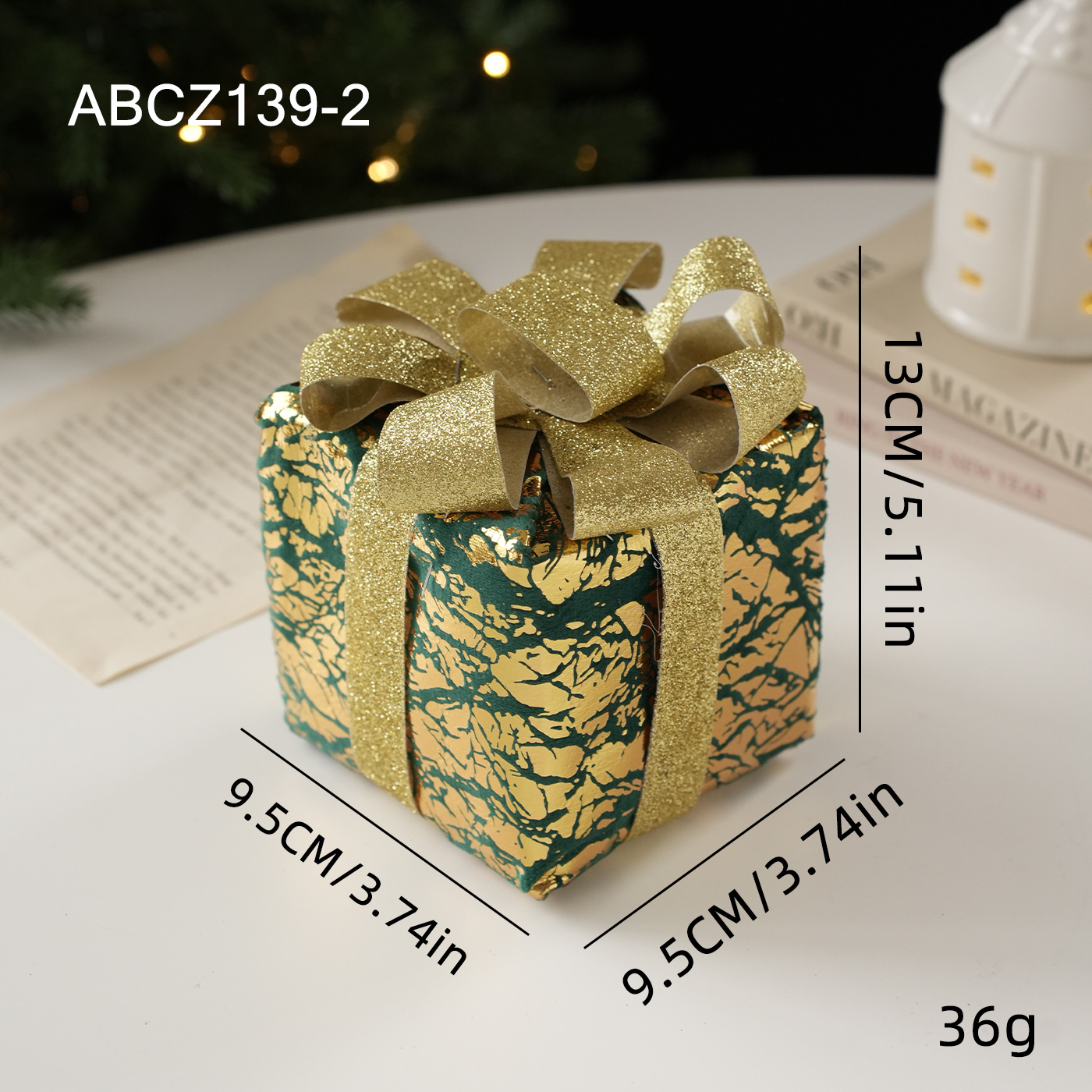 Caja de regalo verde-dorado modelo B