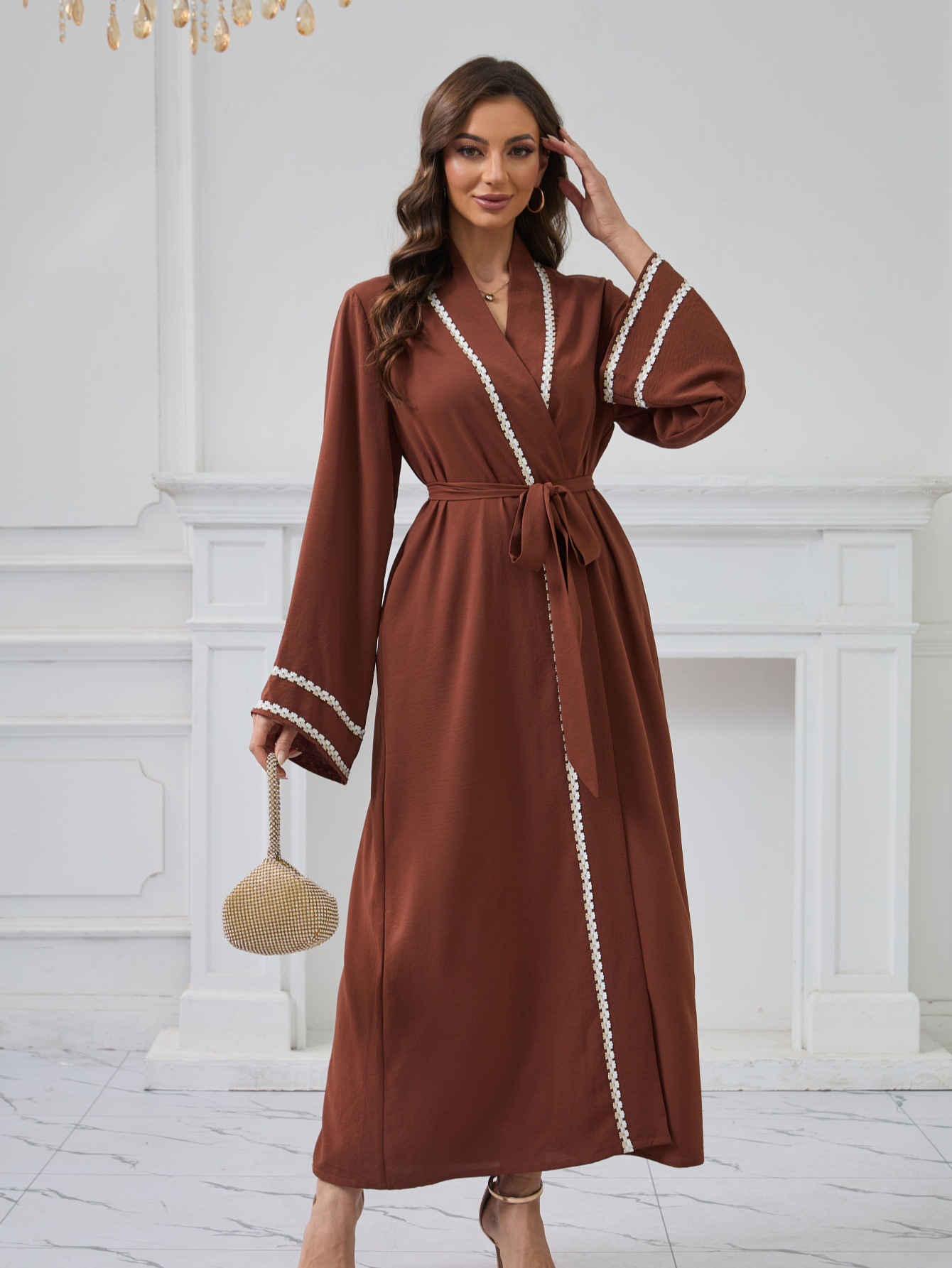 Women's Embroidered Arabic Robe With Bell Sleeves And Waist Belt_ecoleips.com