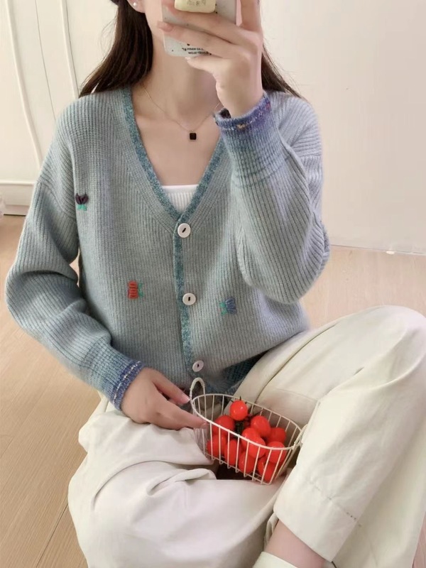 花朵毛衣女 2025秋新款文艺宽松休闲V领短款韩系甜美毛衣外套 507|undefined