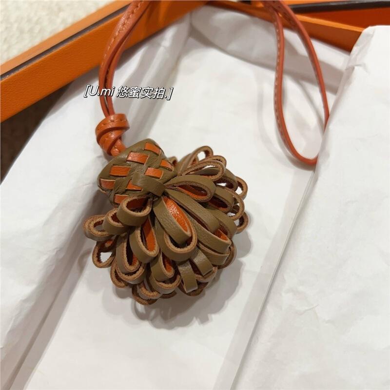 miu系同款流苏花朵包挂件手工真皮女士挂饰高级感皮质钥匙扣配饰|undefined