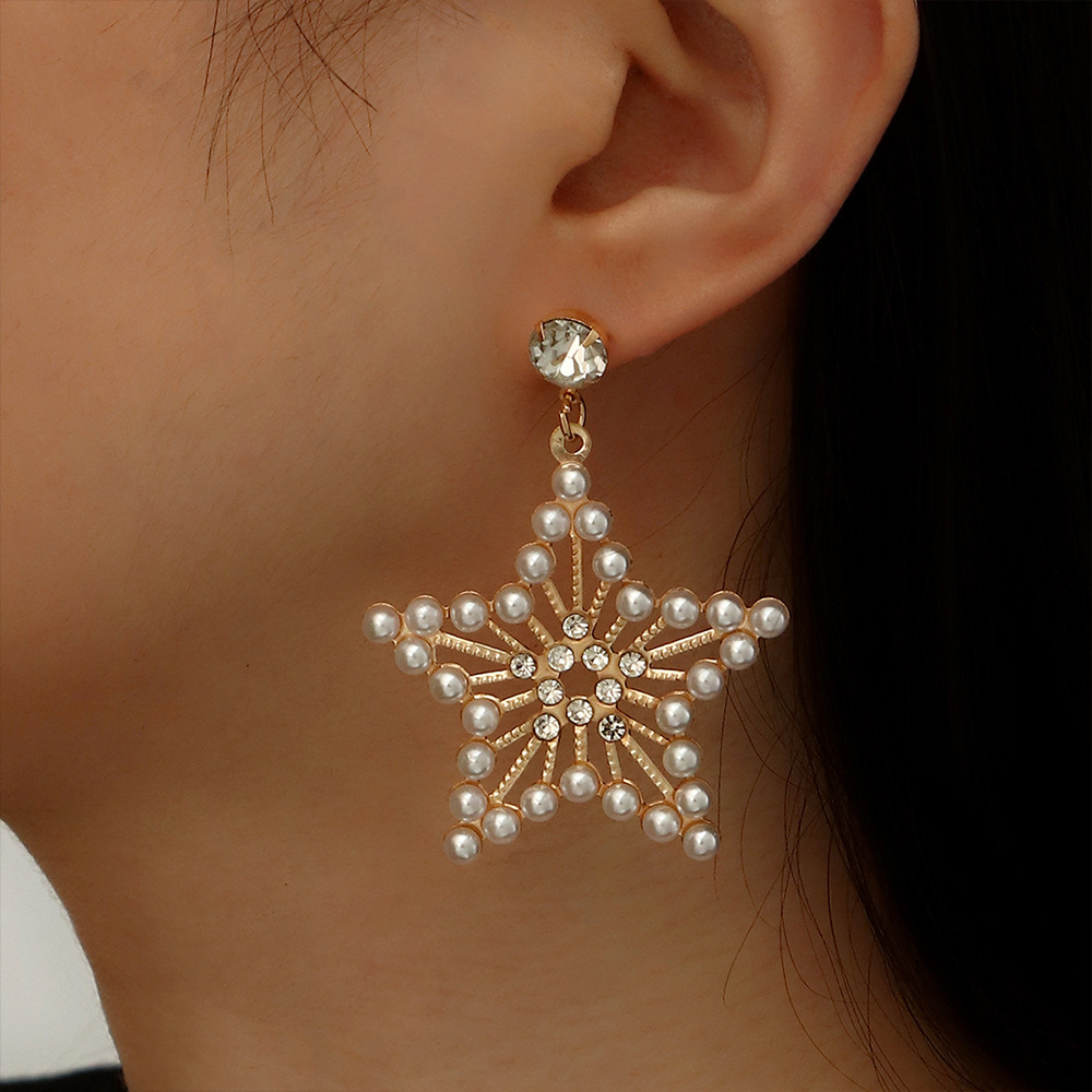 Simple Metal Diamond Inlaid Pearl Pentagram Geometric Earrings display picture 1
