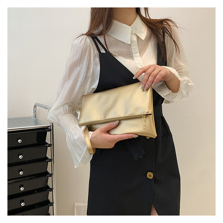 Women's Small All Seasons Pu Leather Solid Color Fashion Square Magnetic Buckle Clutch Bag display picture 4