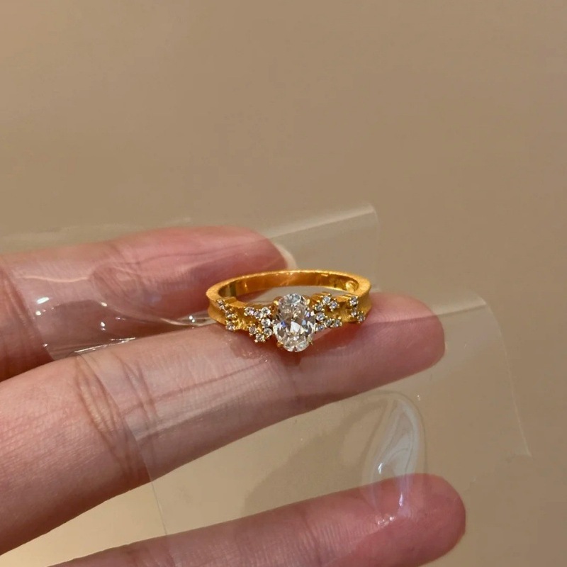 中古ブラッシュドピジョンエッグジルコンリング女性用レトロライト高級ハイエンドニッチデザインユニークなオープン人差し指リング|undefined
