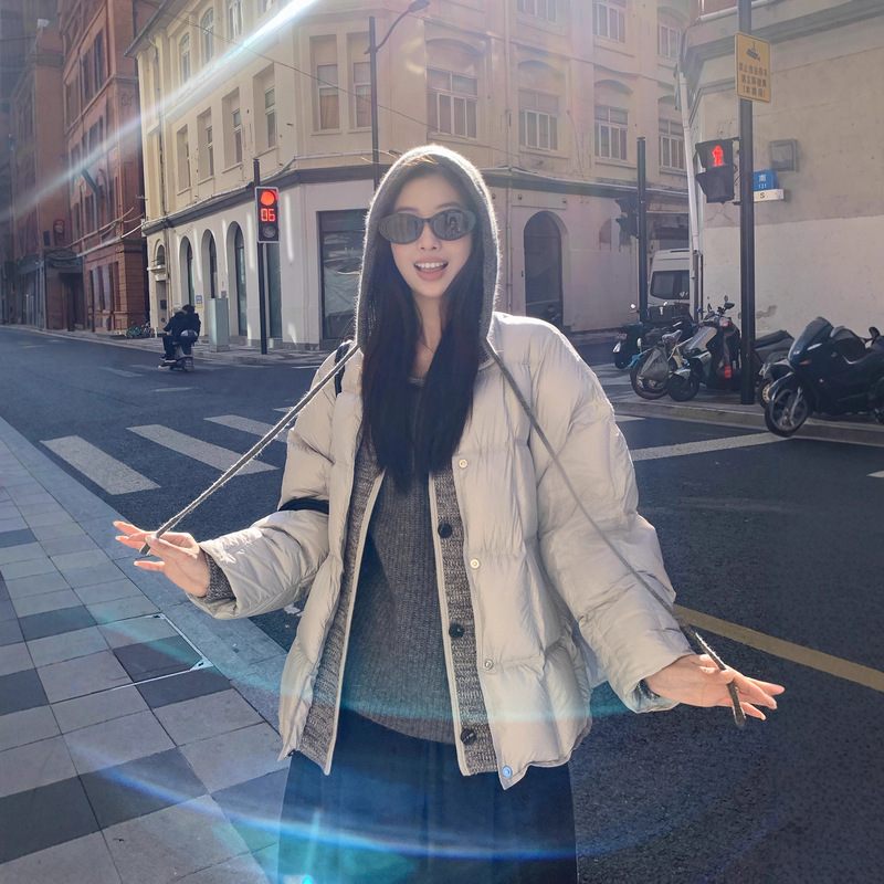 Baisiwang Knitted Patchwork Faux Two-Piece 90% White Duck down Women's Winter Short Loose Thick Stand Collar Jacket