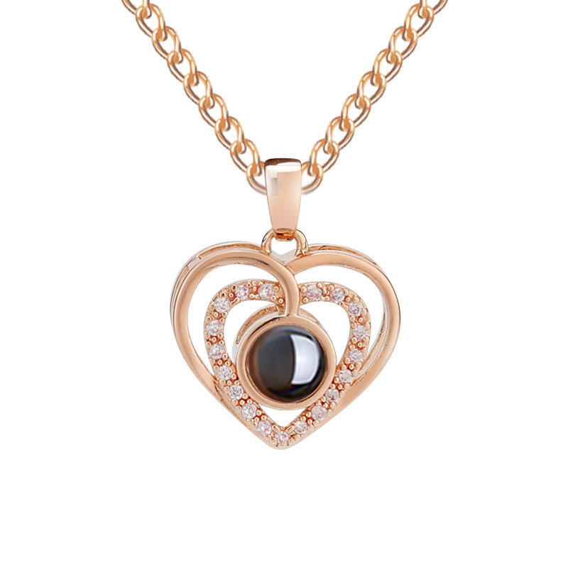 Collier mémoire d'amour projection 100 langues pour couple_voghion.com