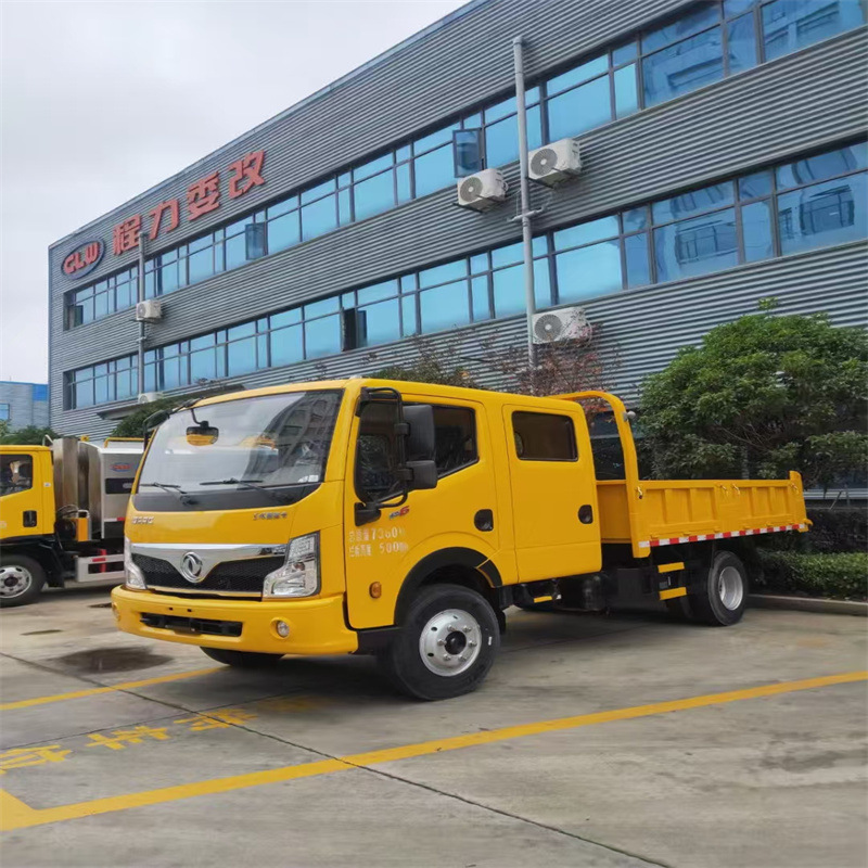 Export 3 Tons of Double Row Dump Truck Engineering Vehicle Jmc Isuzu Truck Right-Hand Drive Pickup Truck Factory