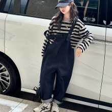 女童背带裤套装2025秋新款大童时髦洋气条纹卫衣牛仔裤韩版两件套