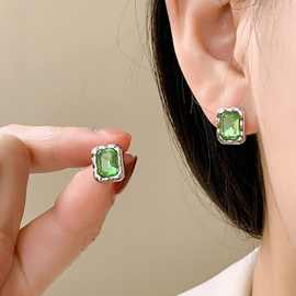 绿葡萄方钻耳环女轻奢小众设计高级感耳钉2022年新款潮精致耳饰